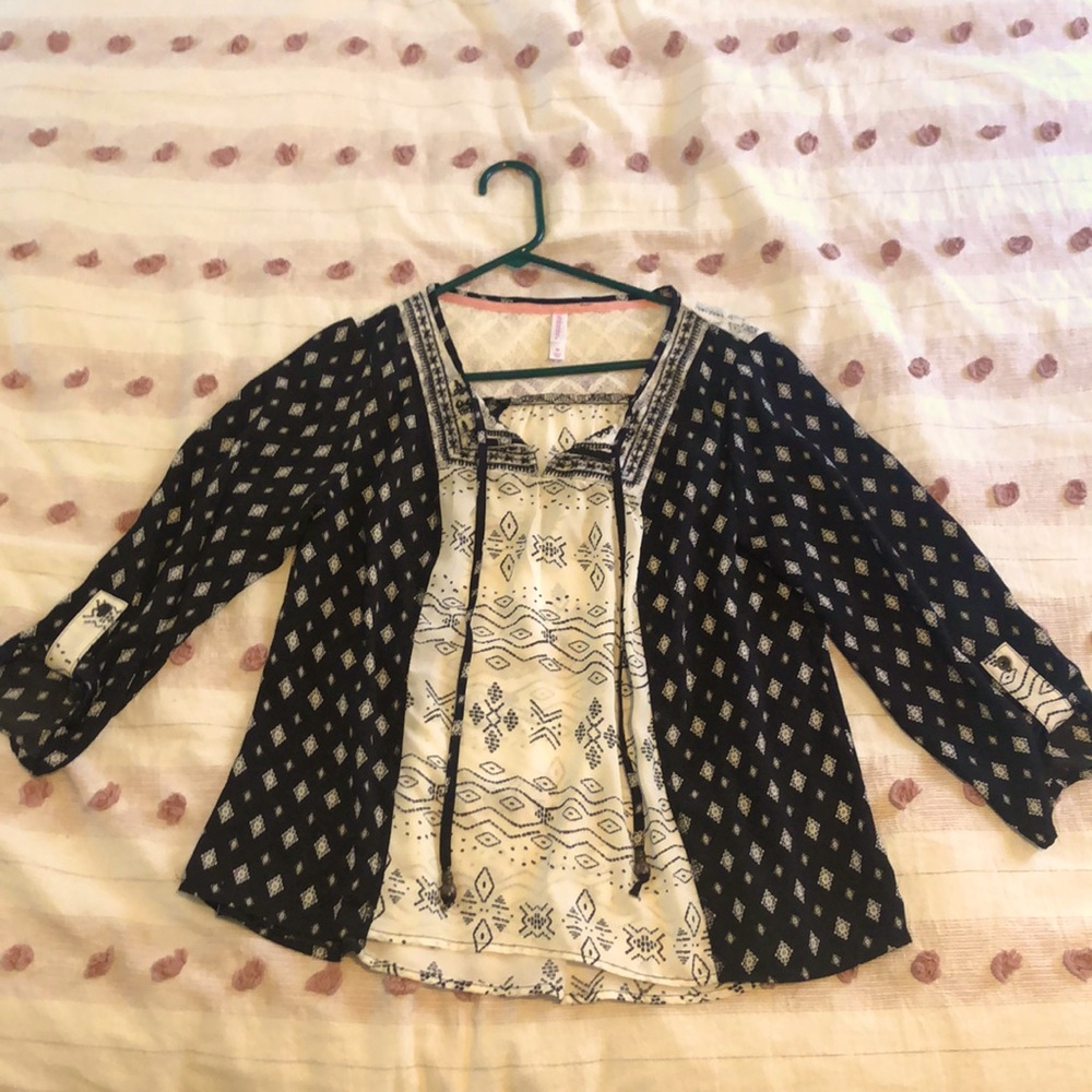 Black and White Printed Top with 3/4 Sleeves